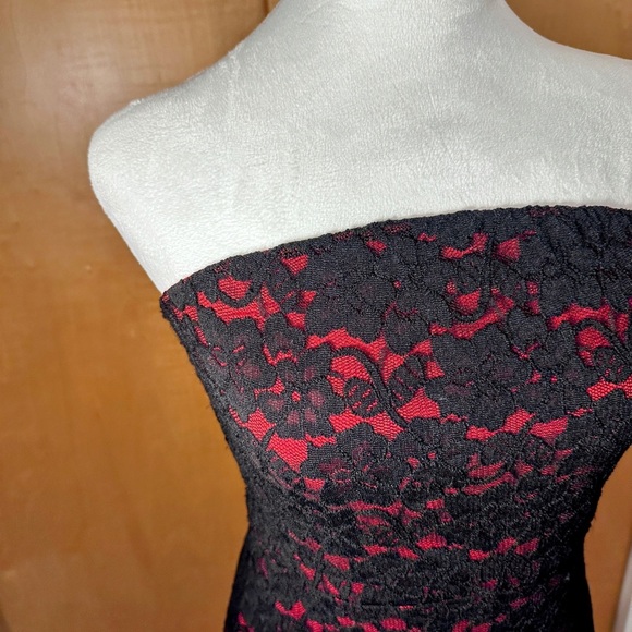 Express Black and Pink Bodycon Strapless Knee-Length Cocktail Dress - Picture 2 of 7